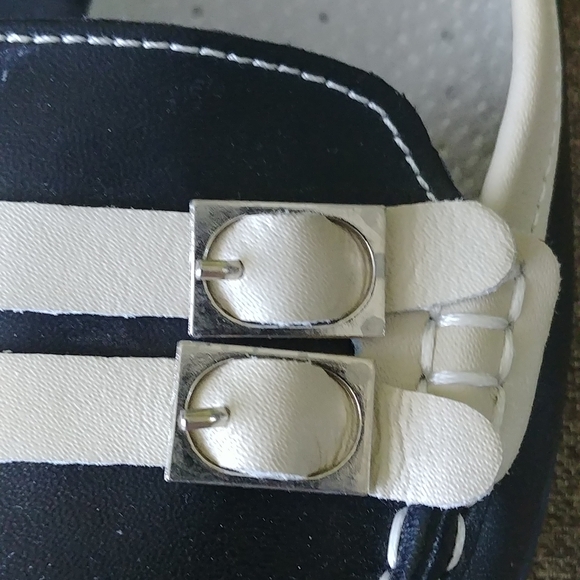 Moccasins, size 8, black and cream color in great conditions - Picture 12 of 12